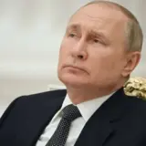 В 2024 году россияне выберут президентом Путина — Песков