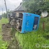 Автобус с пассажирами перевернулся в Закарпатье