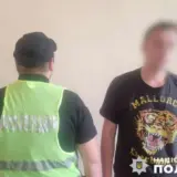 Чоловік розбив одразу шість автомобілів на Оболоні