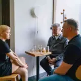 Порошенко приехал попить кофе к вдовам погибших защитников в жакете за €2250