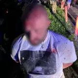У Чернігові чоловік кидався на людей з ножем
