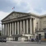 У французькому парламенті перестали діяти закони логіки