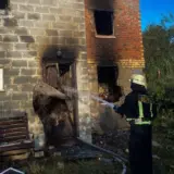Атака дронов – обломки дронов упали на жилые дома в Киевской области