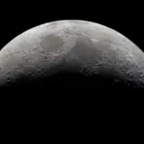 Сліди води знайдені на Місяці
