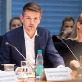 Глава комитета Бундестага по обороне: Украина должна победить в войне