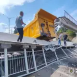 Самосвал протаранил мост в Черкасской области