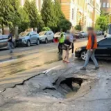 Прорив водопроводу у Києві – у Голосіївському районі прорвало магістральний водопровід