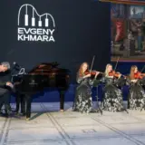 Амбасадор БФ Надія, піаніст Євген Хмара допоміг зібрати гроші для України на благодійному заході в Victoria&Albert музеї в Лондоні