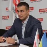 Стала известна цена наряда депутата от Порошенко, которого вместе с женой поймали на Мальдивах