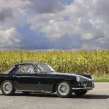 Анджелина Джоли продает свой раритетный Ferrari