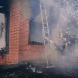 Атака дронів – уламки ворожих дронів впали на житловий будинок Київщини