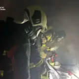У Києві російський дрон влучив в багатоквартирний будинок