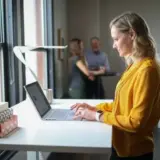 Робота за столом – чим шкідливо для здоров’я
