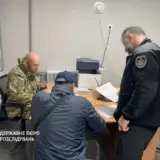 Полковник медслужби допоміг дружині отримати мільйон бойових виплат