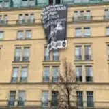 Кліматичні активісти напали на фонтан у знаменитому берлінському готелі