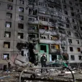 Обстріл Харкова – на Салтівці влучання у 12-поверховий житловий будинок