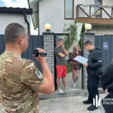 На Житомирщине чиновник незаконно получал зарплату, выдавая себя за военного