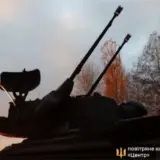 Окупанти в Луганську навчають дітей керувати дронами