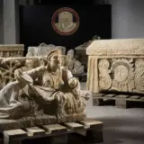 Этрусские урны и саркофаги найдены в Италии – фото