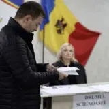У Румунії 24 листопада стартував перший тур виборів президента