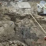 Археологи обнаружили древний костяной пол в Алкмаре
