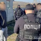 Кіберполіцейські припинили діяльність шахраїв, які організували роботу call-центру на Донеччині та виманювали фінансові дані у громадян
