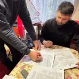 Бизнесмен-мошенник пытался заработать на спальниках для НГУ