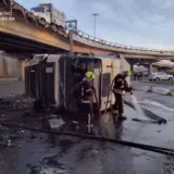 ДТП в Киеве – фура слетела с моста на съезде с Южного моста