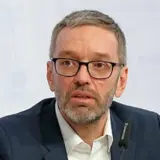 В Австрии разрушили политический “брандмауэр”