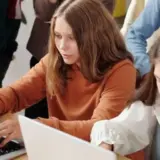 С 2025 года школьники в Украине будут изучать новый курс Предпринимательство и финансовая грамотность