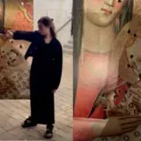 Швейцарка, яка стріляла по іконі, втомилася чекати, поки її виключать із партії, і вийшла з неї сама