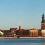 В Латвии хотят запретить россиянам и белорусам покупать недвижимость