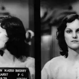4 лютого 1974 року була викрадена онука мільярдела та газетного магната Патрісія Херст