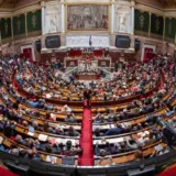 Национальное собрание Франции не вынесло вотум недоверия правительству