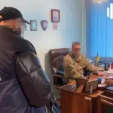Мобілізація в Україні – працівник ТЦК допомагав чоловікам втекти з центру комплектування