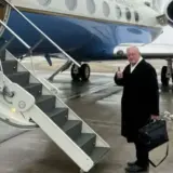 Келлог їде до України