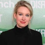Основательнице Theranos Элизабет Холмс придется продолжать отбывать девятилетний тюремный срок