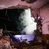 Атака дронів – ворожі дрони атакували багатоповерхівку у Харкові