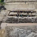 Давні човни знайдені під ставком для розведення риби у В’єтнамі