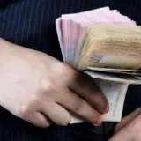 Зарплаты украинских чиновников продолжают расти