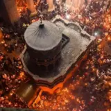Благодатный огонь сошел в Иерусалиме
