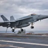 Американський винищувач впав з авіаносця у Червоне море