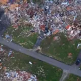 В США торнадо унесли жизни почти 30 человек — смотреть видео