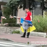 Іноземці ходили у футболках зі свастикою по вулицях Києва