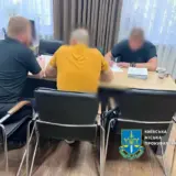 Чиновник КГГА переплатил почти 5 миллионов за генераторы
