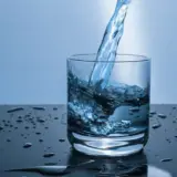 Звичка пити багато води знижує ризик інсульту на 25%