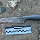 В Киеве мужчина чуть не убил любовника жены