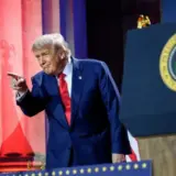 Трамп выдвинул ультиматум фармацевтам