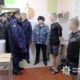 Керівнику СІЗО, який катував українську журналістку, оголосили підозру