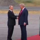 Санкції проти РФ – Путін платив готівкою за дозаправку літака на Алясці